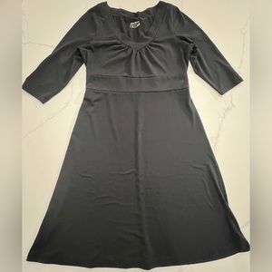 Eddie Bauer Women Size Medium Black 3/4 Sleeve Pullover Sheath Flared Dress